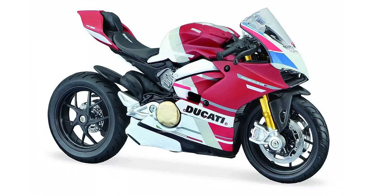 a Maisto Metal model Motorcycle Ducati Panigale V4 S Corse 1/18